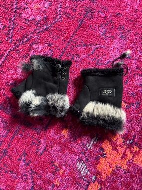 UGG Australia Black Fingerless Gloves with Gray/tan Fur Trim